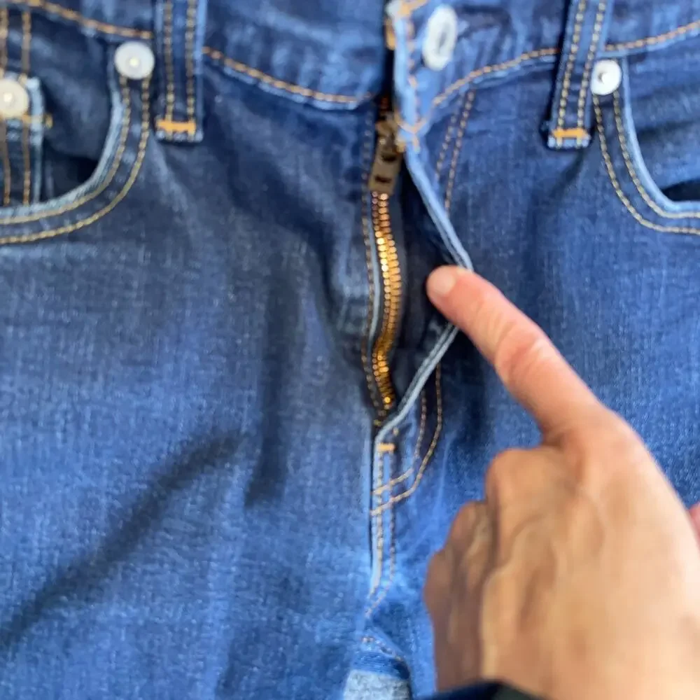 Levis description item